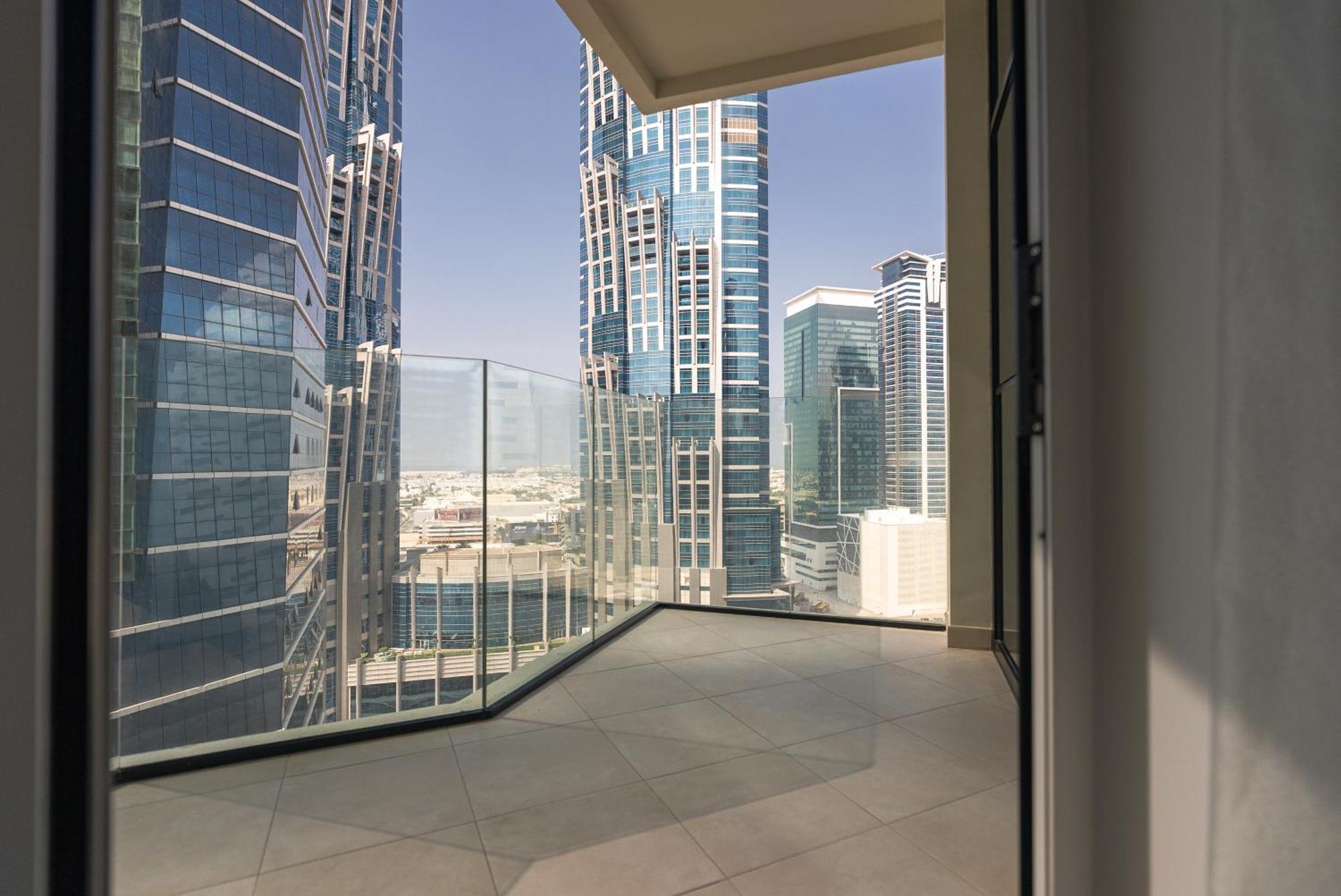 Elegant 2-bedroom Apartment, Branded & Luxury Amenities Dubai