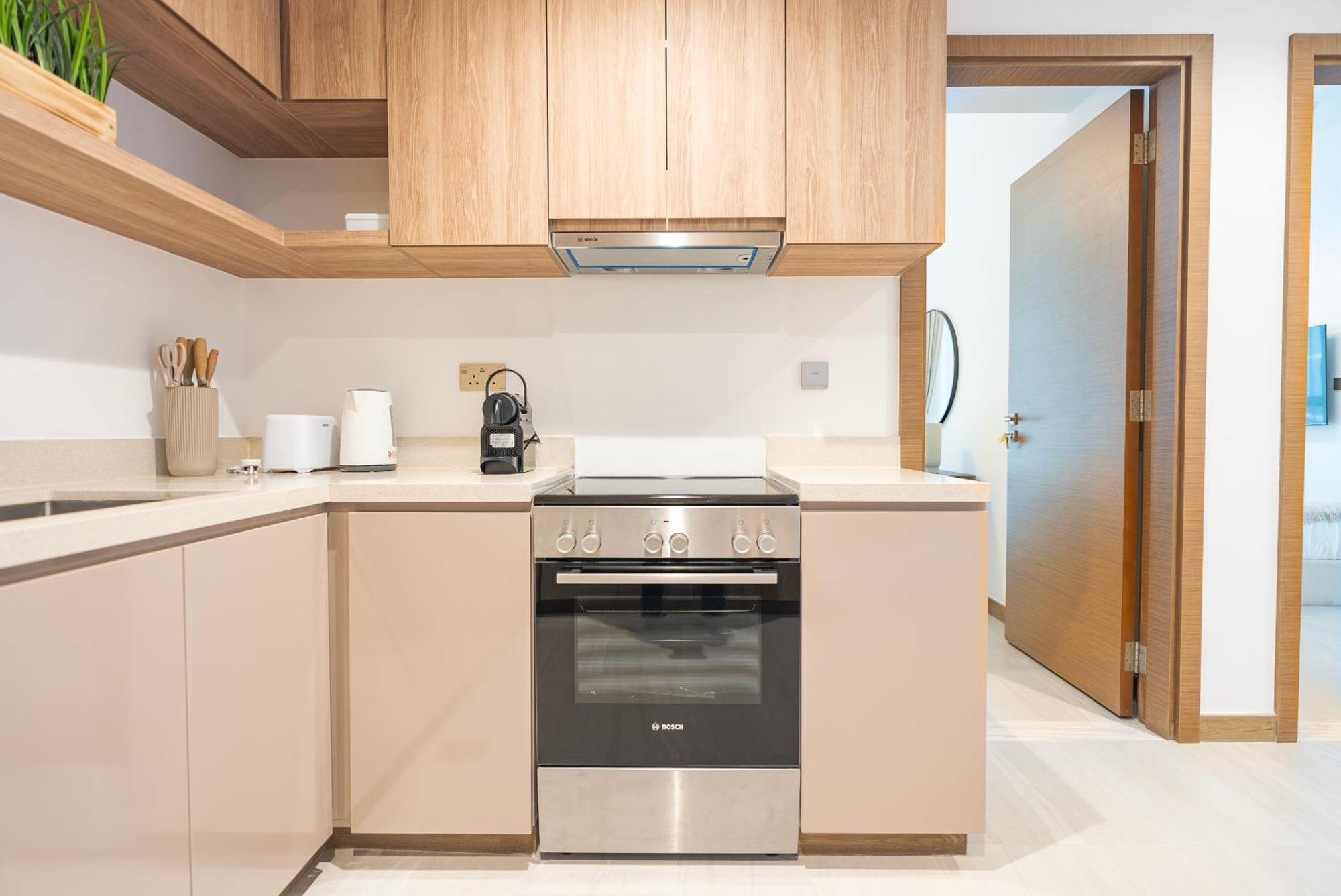 Elegant 2-bedroom Apartment, Branded & Luxury Amenities *