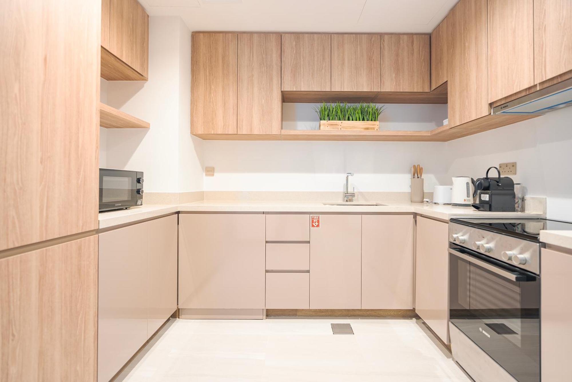 Elegant 2-bedroom Apartment, Branded & Luxury Amenities Dubai