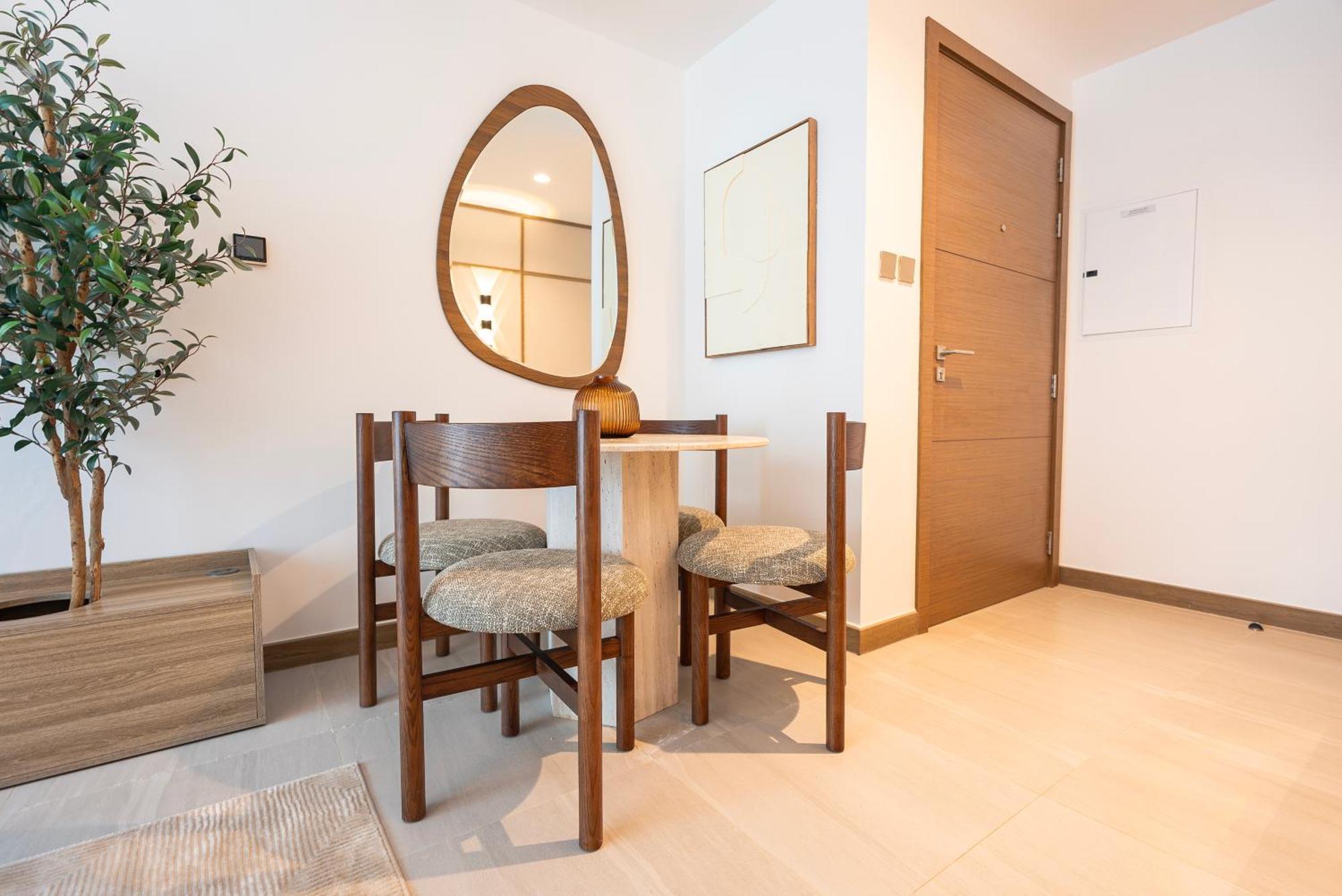 Elegant 2-bedroom Apartment, Branded & Luxury Amenities Dubai
