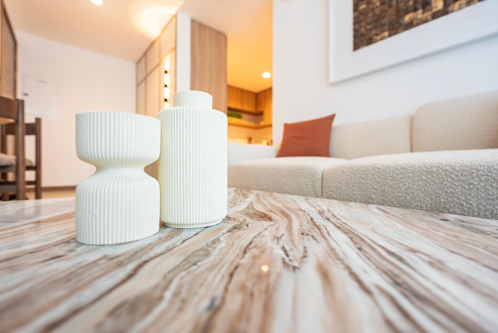 Elegant 2-bedroom Apartment, Branded & Luxury Amenities Apartment Dubai