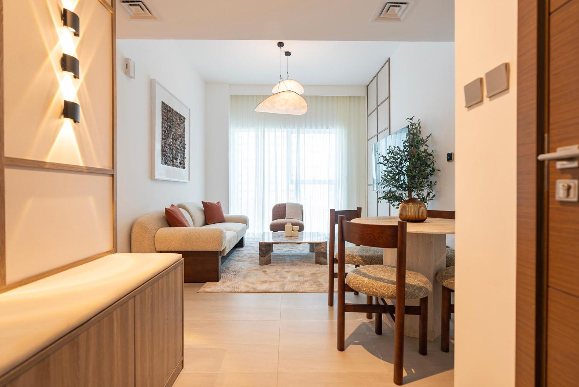 Elegant 2-bedroom Apartment, Branded & Luxury Amenities * Dubai