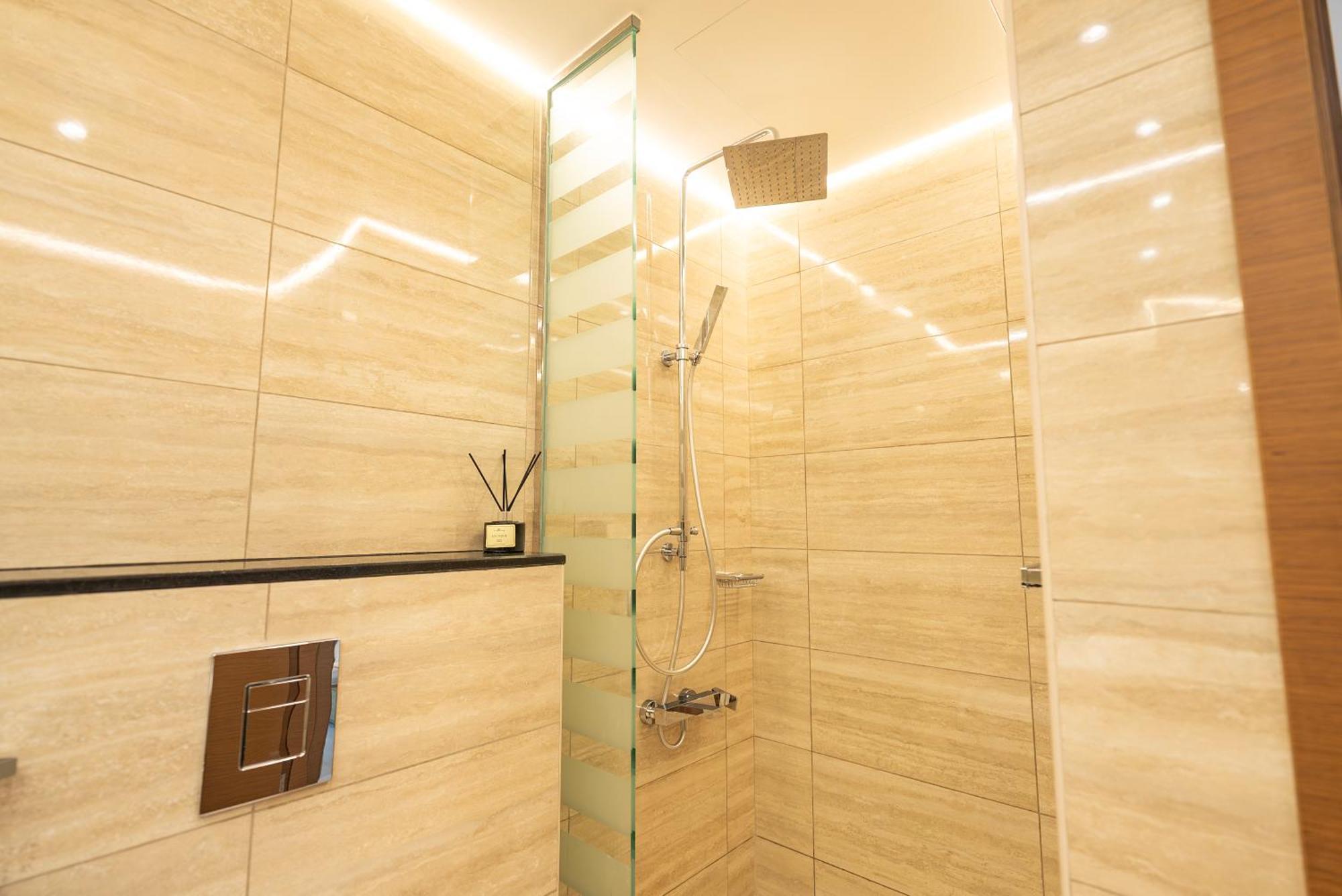 Elegant 2-bedroom Apartment, Branded & Luxury Amenities