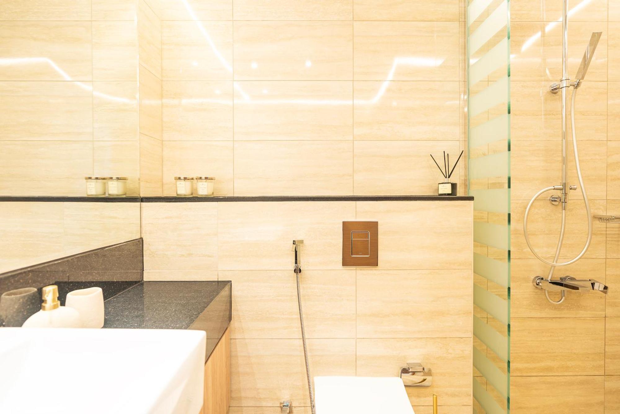 Apartment Elegant 2-bedroom Apartment, Branded & Luxury Amenities Dubai