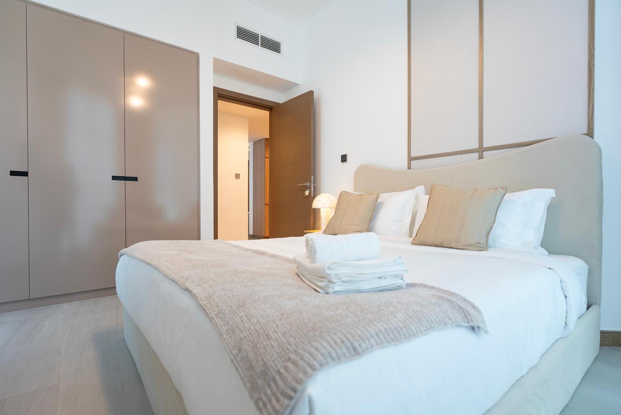 Elegant 2-bedroom Apartment, Branded & Luxury Amenities